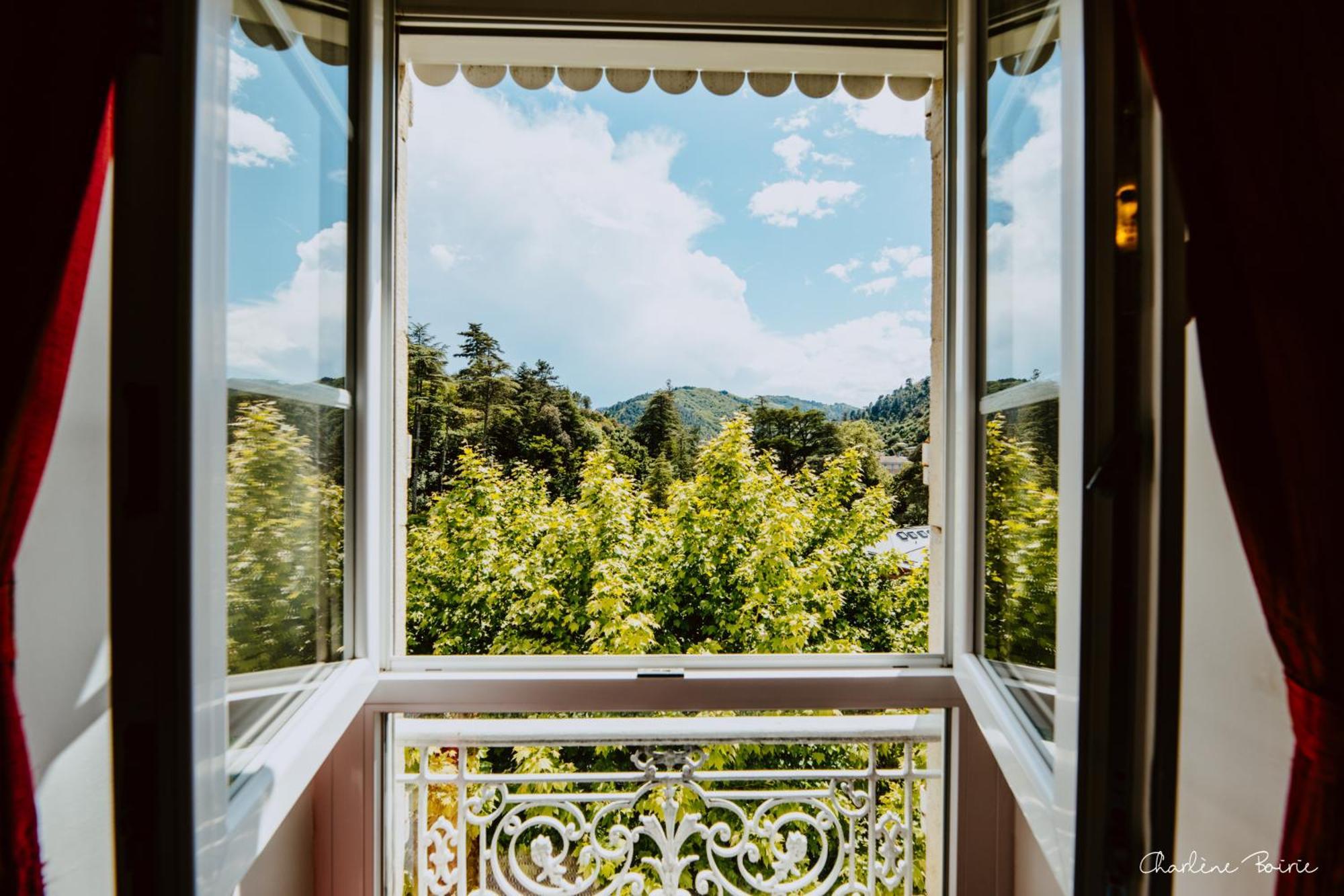 Grand Hotel Des Bains Vals-les-Bains Exterior foto